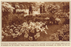 99181 Afbeelding van een bloemenbed met aronskelken, hortensia's en seringen op de door de Utrechtse afdeling van de ...